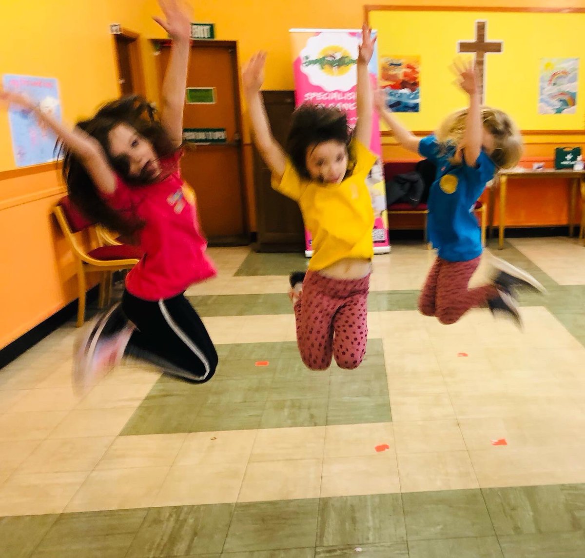 sunflowerdancex's tweet photo. Spirits were high in my after school dance club ‘Little Sunflowers’ 🌻 https://t.co/XWAIyQ3PMq