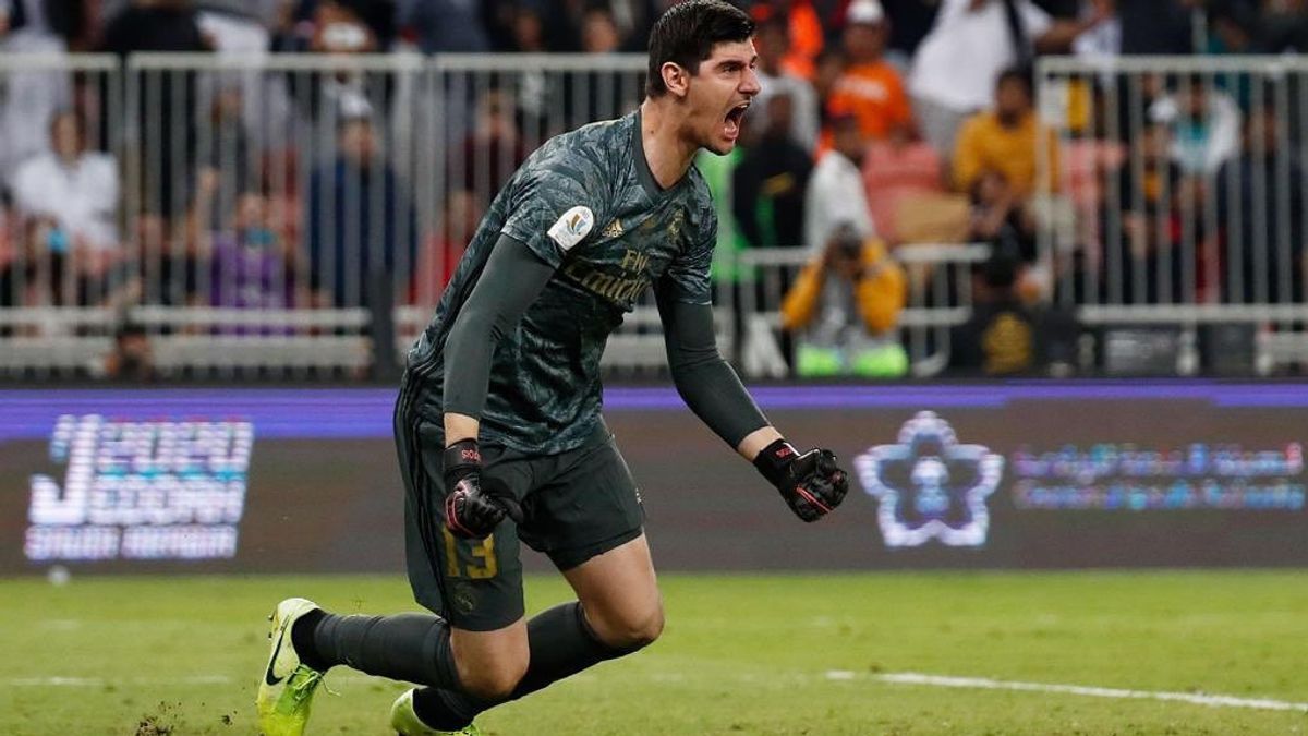 fdgueule_off's tweet photo. Après le scandale Kurt Zouma, le scandale Courtois... le gardien madrilène aurait maltraité sa chienne devant 50 000 personnes..
#PSGRMA https://t.co/RFOugRbfM5