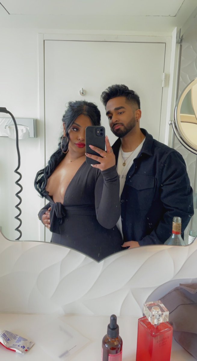 notnarmss's tweet photo. Paris with the Love of My life❤️🧿 https://t.co/yKpjY3UOZq