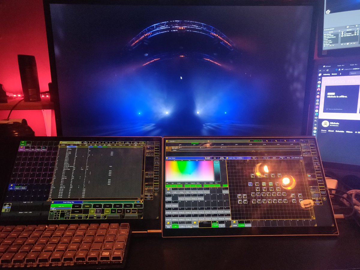 RikSoloo's tweet image. I'll be streaming some Timecode Light Show Programming over on twitch.tv/riksolo! Come hang out and enjoy the shinies!