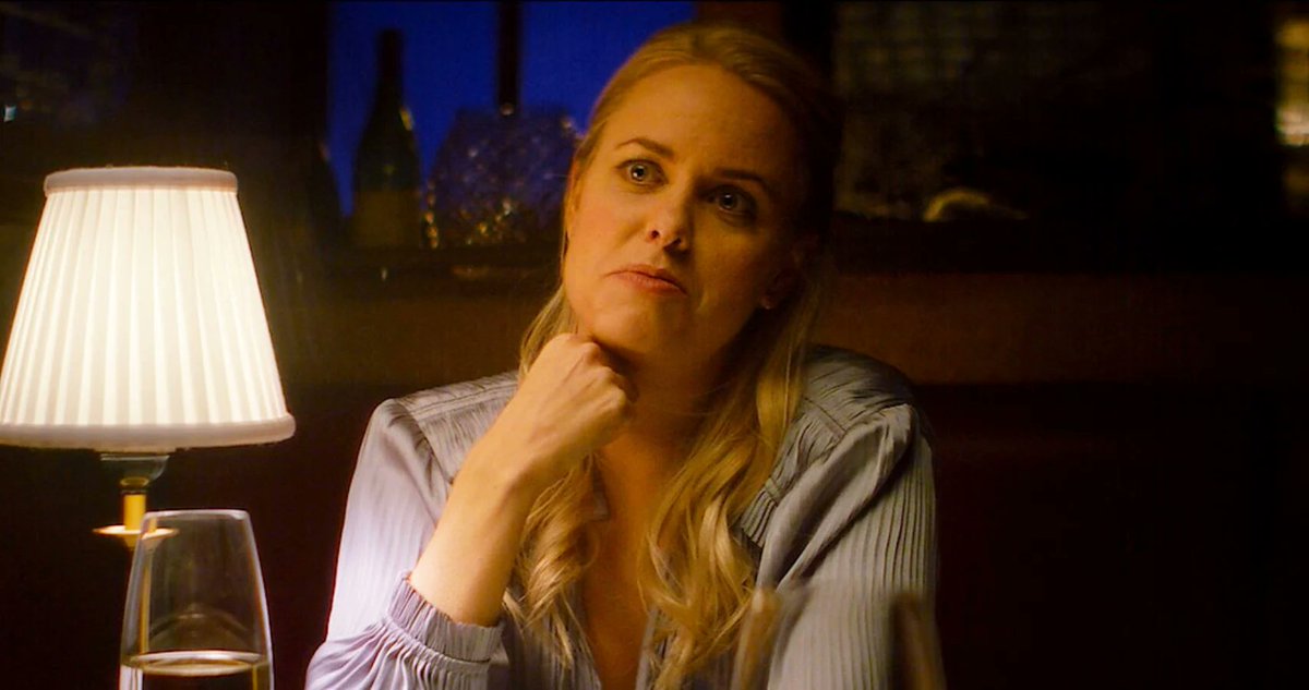 аферист из tinder 2022. тиндер трейлер. тиндер трейлер. фильм про девушку из тиндера. аферист из tinder фильм 2022.