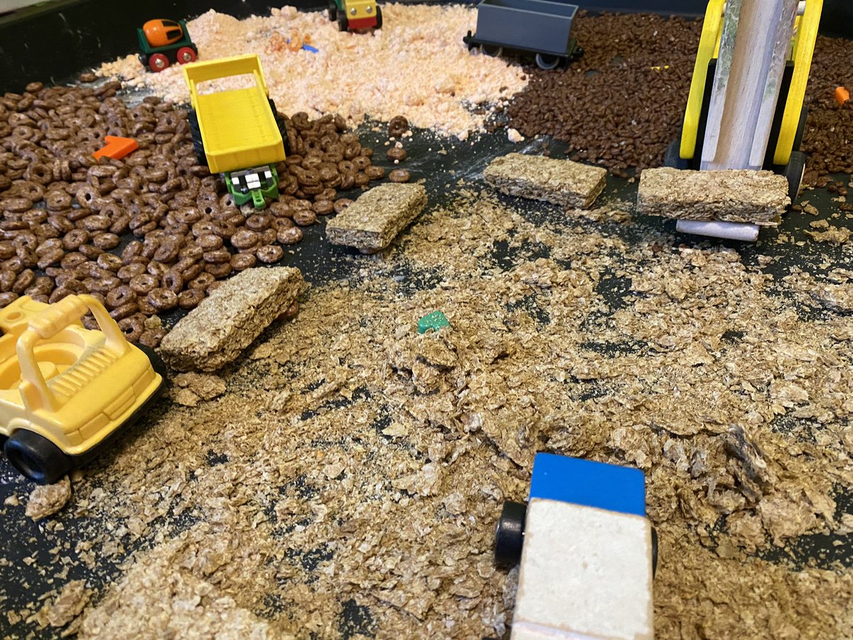 Sensory construction site play tomorrow. Searching for number 1 and also encouraging boys with SEND to make marks, eat some different foods and role play. Everything is taste safe, the moon sand was made with cornflour, oil and food colouring 😌 #eyfs #preschool #sensoryplay
