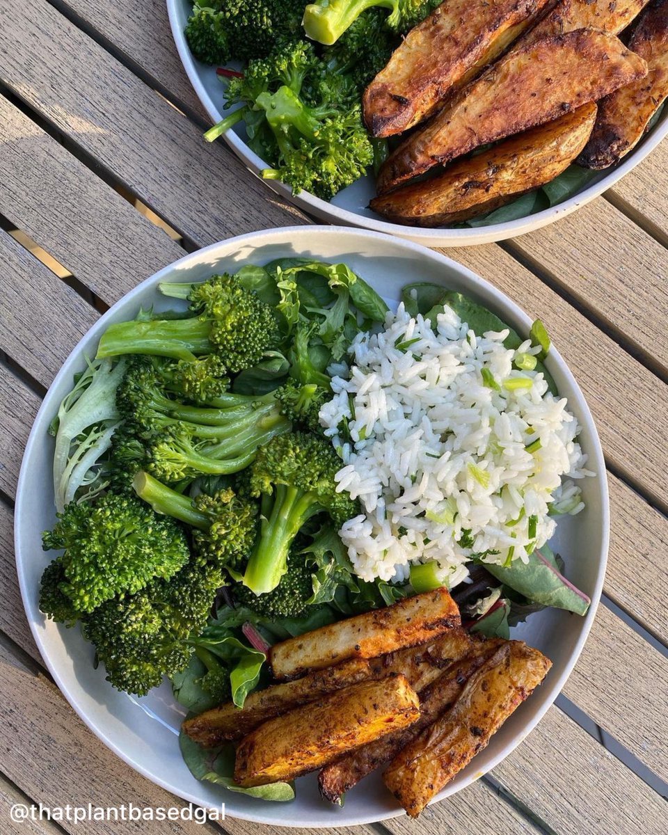 bp_living's tweet photo. Plant-based bowl inspiration of the week! We love trying out simple, easy to make power-bowls full of green plants, nutrients & protein. 💚💪🏽
Learn more about our 6 health measures by visiting: https://t.co/zL5WhO9HNA
#plantbasedbowl #plantbased #BPLiving #lifestylemedicine https://t.co/36KHTDAhuj