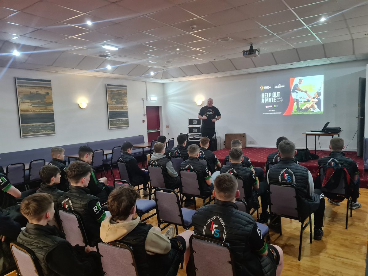 Pmarch71's tweet image. Thanks to @RamMan9 and @RLCares for delivering &apos;Ahead of the game&apos; workshop &apos;Help your mate&apos; tonight to @shawxsharks under 15s and Girls under 16s, it&apos;s good to understand Mental Fitness and notice the signs if someone around them is struggling. #Goodtotalk #smartALEC