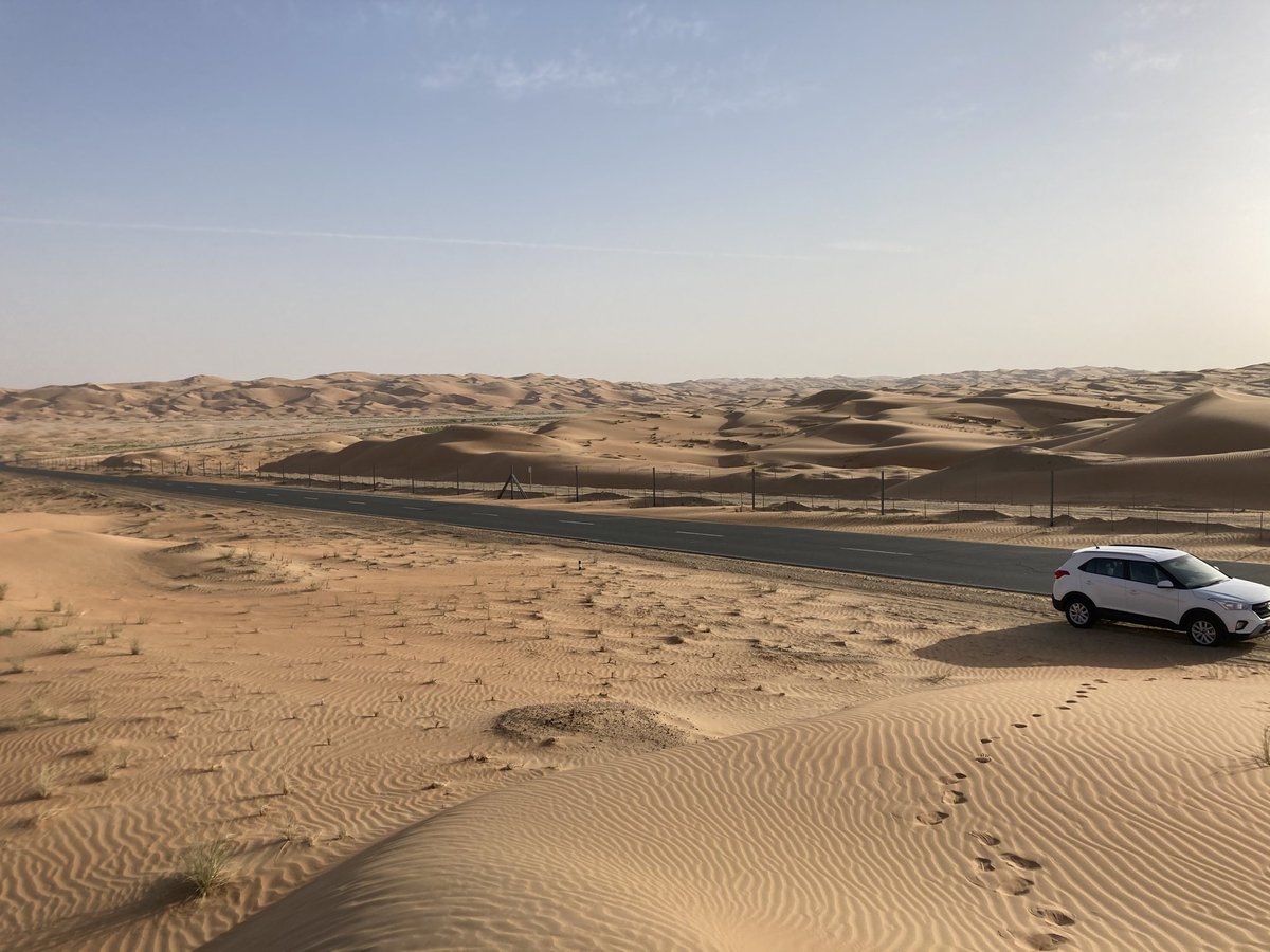 So nice to be reminded of the glorious sand dunes of the #EmptyQuarter of #AbuDhabi at the #QasrAlSarab Desert Resort.  #monicagaletti and #GilesCoren at #AmazingHotels <a href="/BBCTwo/">BBC Two</a>.  The desert there is one of the most magical places I’ve been on earth. #UAE.