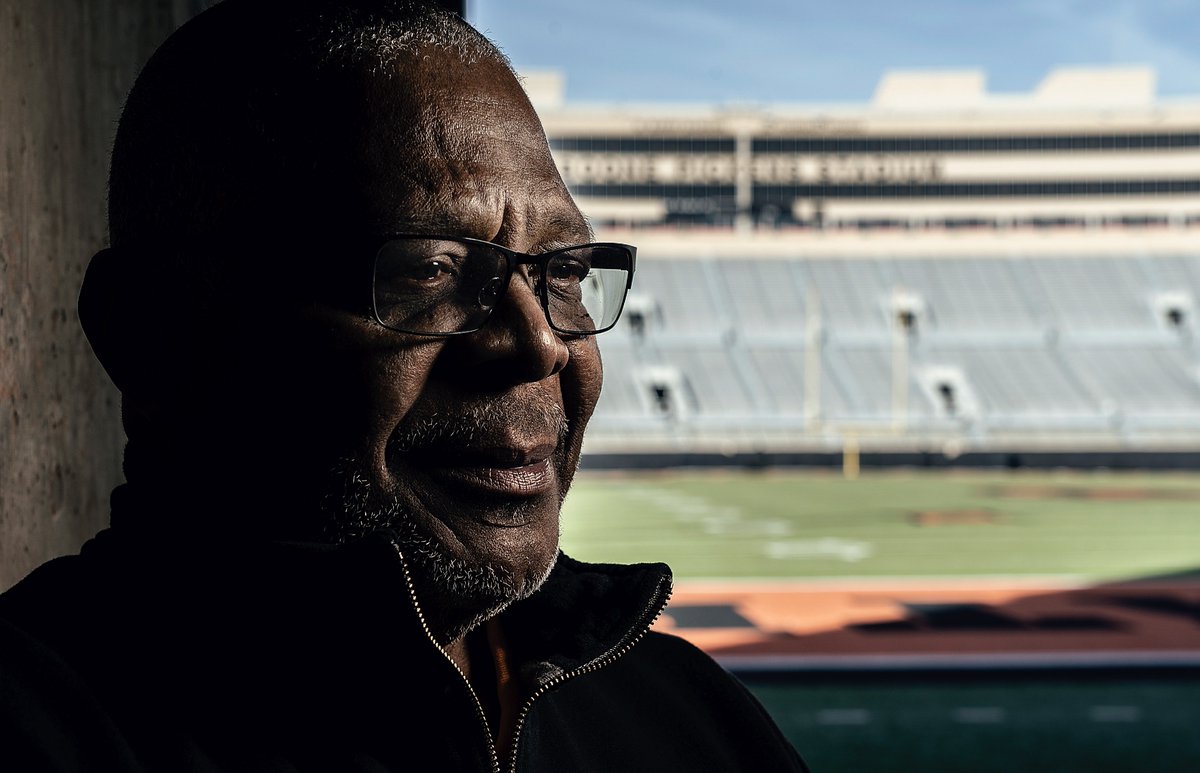 camera3728's tweet photo. OSU All-American and Hall of Fame running back, Terry Miller. #okstate #terrymiller https://t.co/HbnWVCya7H