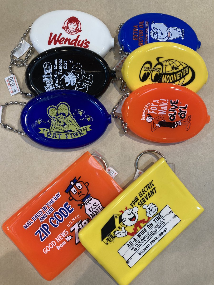 こんにちは😃
アメリカン雑貨強化！
ステッカー、キーホルダー、ラバーコインケース←流行ってるみたいですね。急にこのあたり売れ出してびっくり‼️なので調子に乗って種類増やしましたよ。よろしくお願いします。