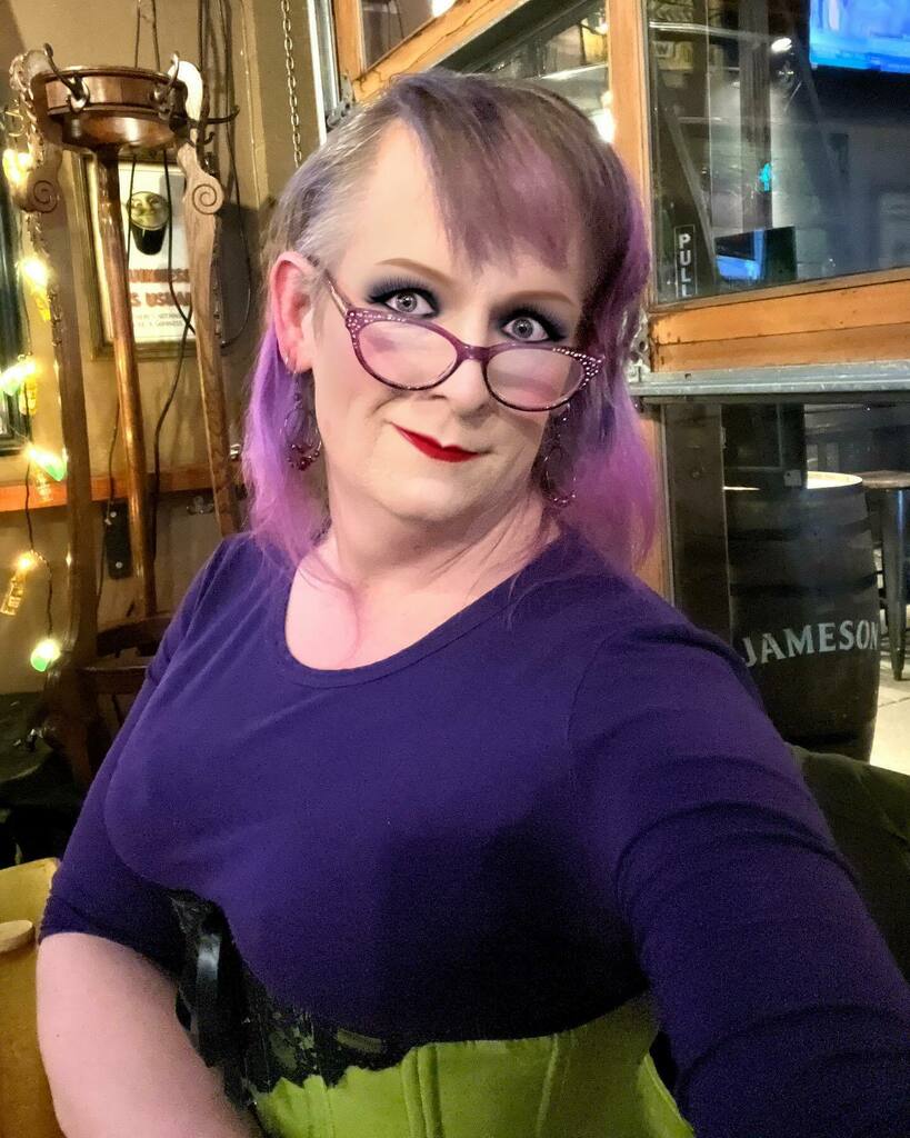 VioletDeVille's tweet photo. We’re just 30 minutes out until #TuesdayTrivia at @ballardloft. It’s free to play! I’m hosting @king_trivia starting at 7pm!
#GirlsLikeUs #Trivia #FemmeCee #TransWoman #TransImprov #TransIsBeautiful #Transgender #Trans #Queer #PanSexual #TransPerformer… https://t.co/SPDRWmxTmW https://t.co/QCcQox7A7m