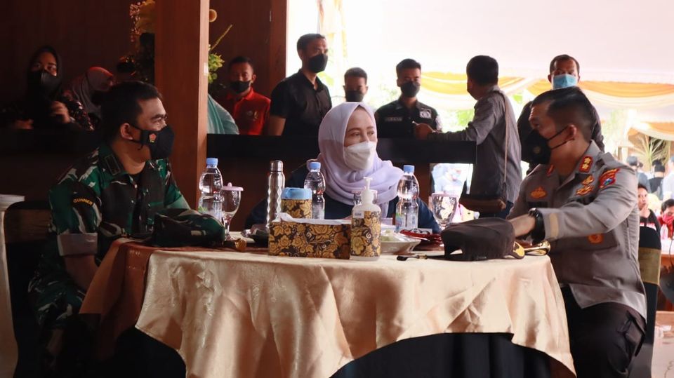 Peringati HPN, Forkopimda Kabupaten Bojonegoro Kompak Hadiri Ngopi Bareng Media dlvr.it/SK3Rk8