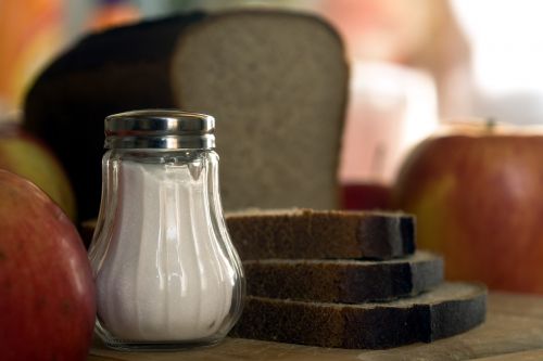 Healthonics's tweet image. For a healthy life, limiting the quantity of #salt in our diet is advisable! Excess salt not only increases the risk of cardiovascular diseases, #hypertension, etc. But it can also make our #bones weak, increasing the risk of fractures and injuries!