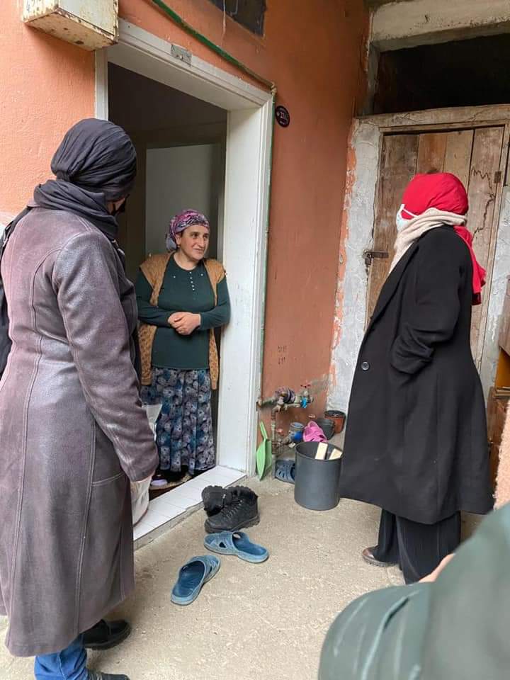 akkadinkol's tweet photo. AK Parti Akçaabat İlçe Kadın Kolları Başkanımız Sn. @satuahin1 ve yönetim kurulu üyelerimiz, ilçemizde 
📍 Yeni mahalle,
📍 Çolaklı,
📍 Dürbinar ve Ortamahalle mahallelerimizde Hasta ve Ev ziyaretleri gerçekleştirdiler.
#HEDEF2023 https://t.co/szEIzcMSKG