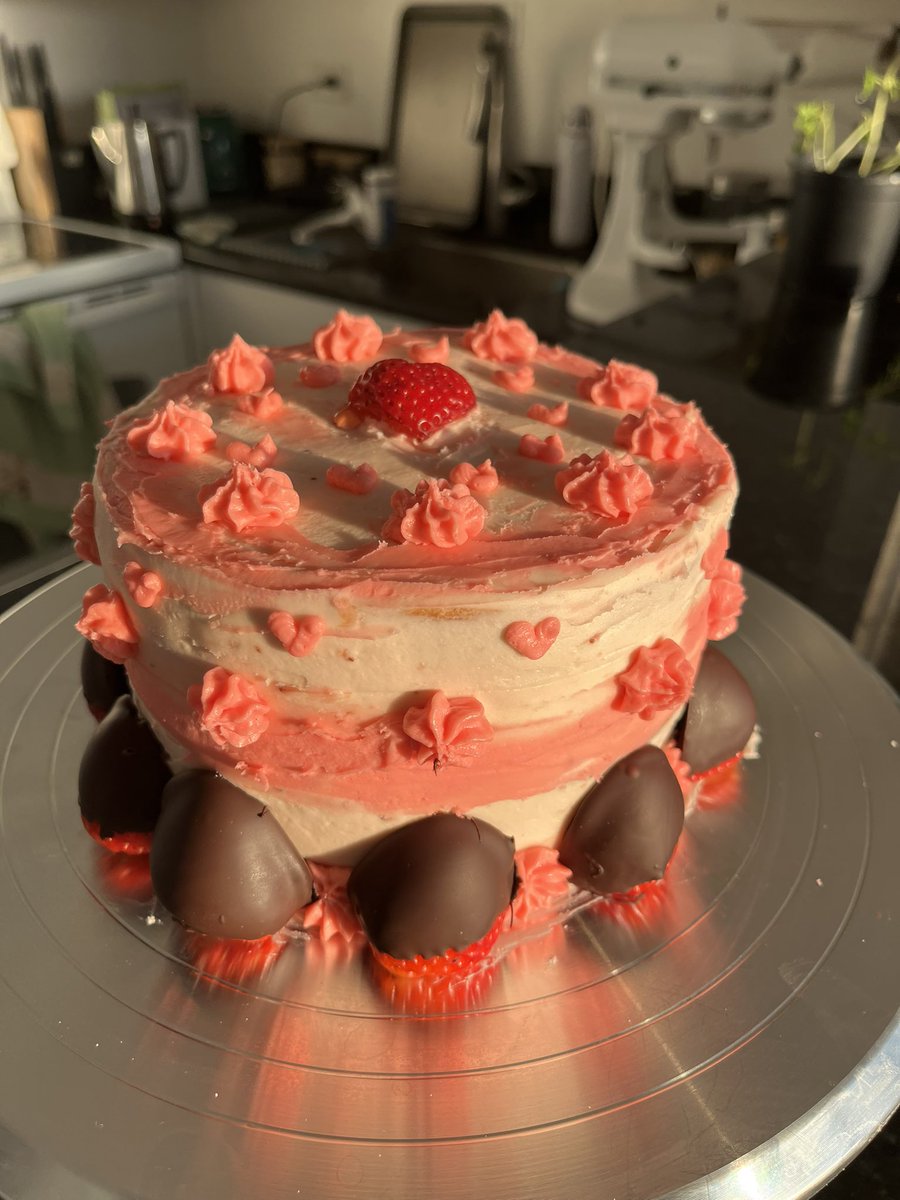 surahjane_'s tweet photo. I need gel food coloring so I can get a true red icing. But the sponge is fantastic. Strawberry layers with one sneaky little lemon layer. I will post a picture of it cut (if it looks good). Cheers lovers! https://t.co/M4BI2bOLk0