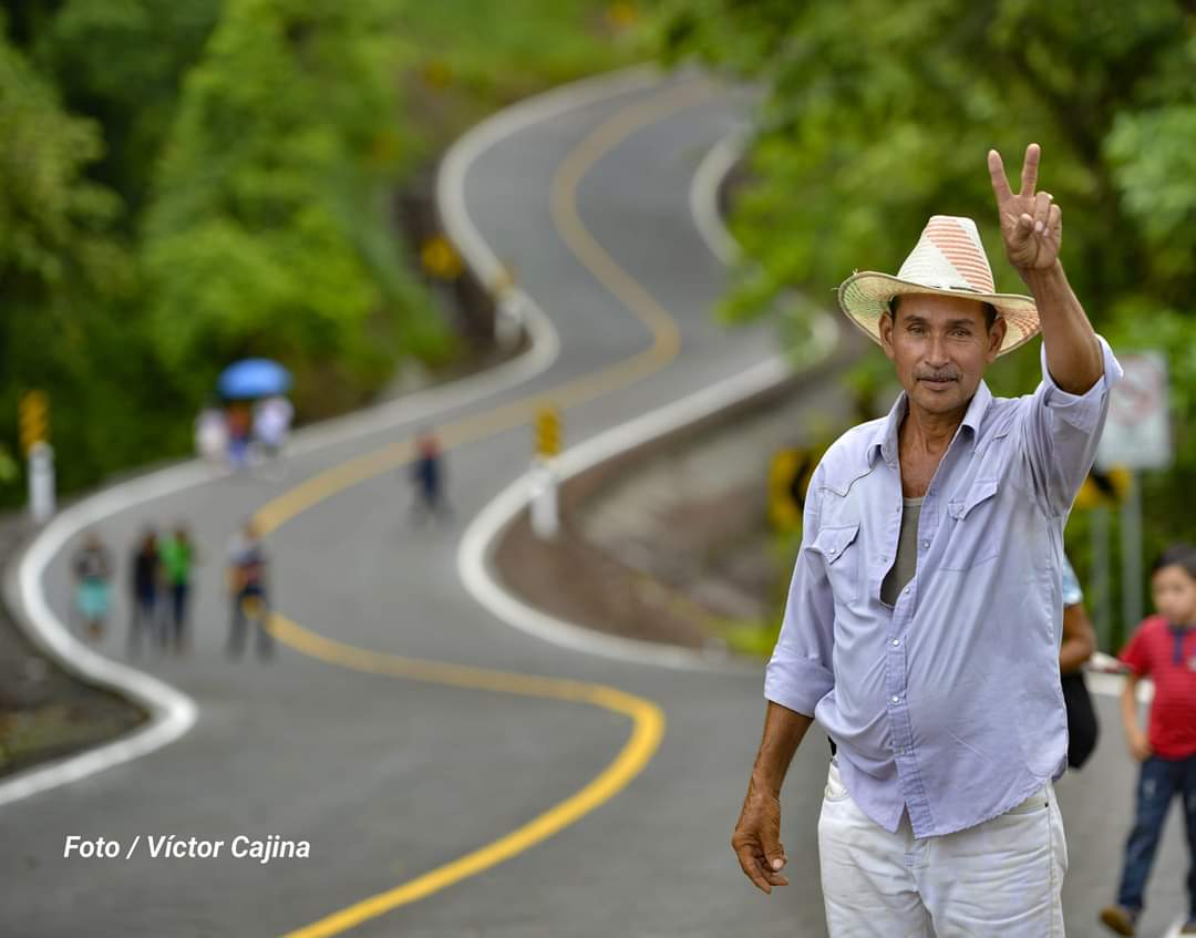 LUNAMANZ's tweet photo. Carretera Rio Blanco-Bocana de Paisas. Lista para transitar y conocer los bellos paisajes que nos ofrece está Región. #Nicaragua 
@ElCuerv0Nica @krupskaya_ny @CachorroDigital @Magnum76G_ https://t.co/Y3pb8Nl52h