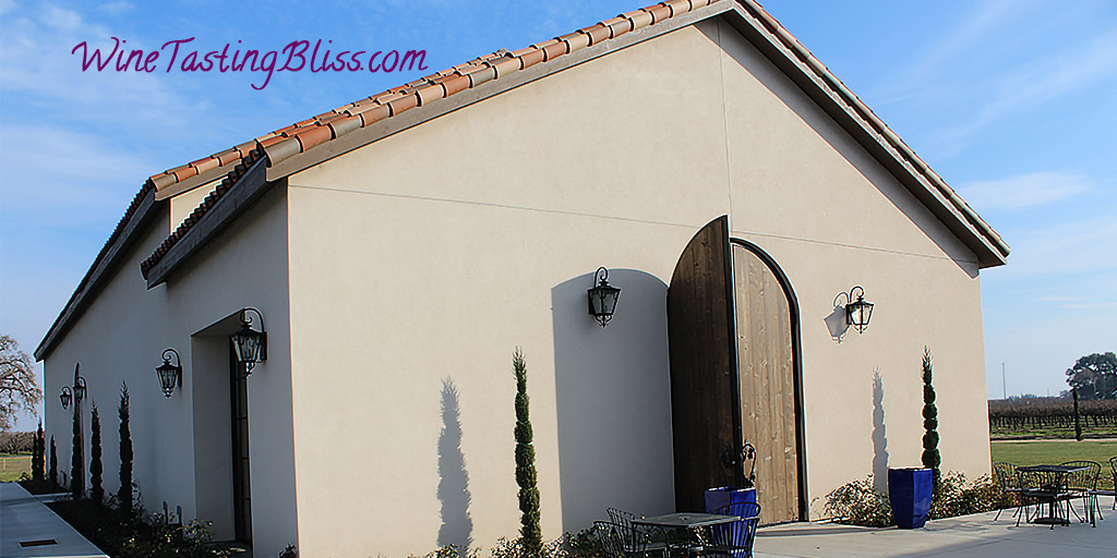 WineTasteBliss's tweet photo. Making popular wine has its rewards. Stama Winery's new tasting room is open! https://t.co/KXB9H9aPt4 #wineTuesday https://t.co/WjDmjctRhC