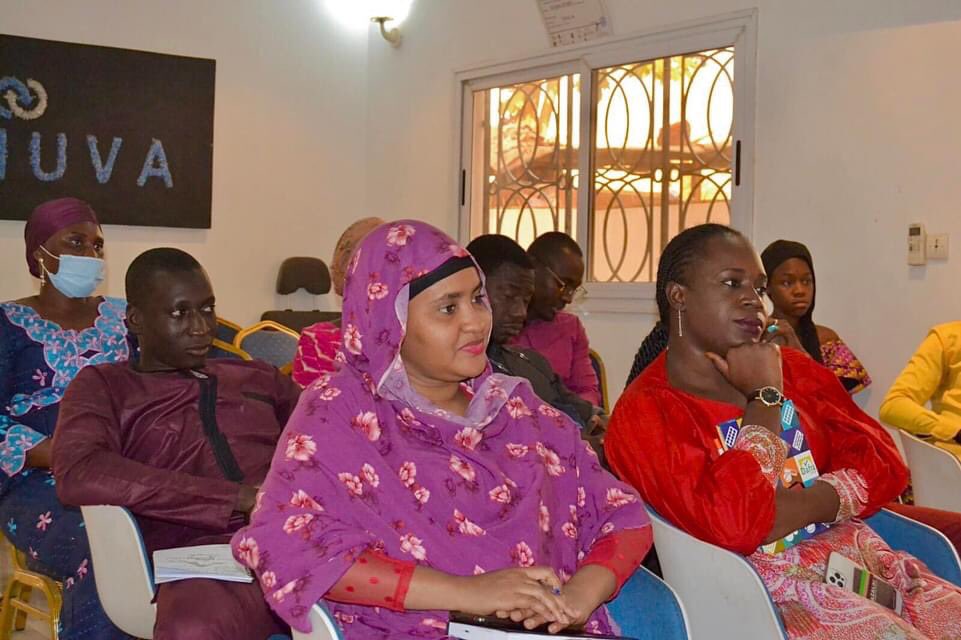 sanuva2's tweet photo. « Entrepreneuriat et tenue comptable » animé aujourd’hui par Issiaka Oumar Cisse dans le cadre du Programme Entrepreneuriat Vert et Leadership financé par @USEmbassyMali https://t.co/GgSuJM9eVG