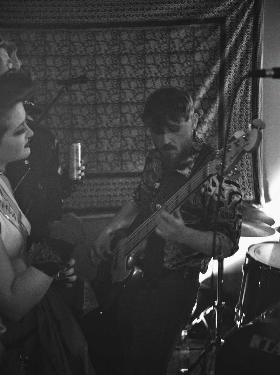 💀DEAD HUMOR🤣 tweet media