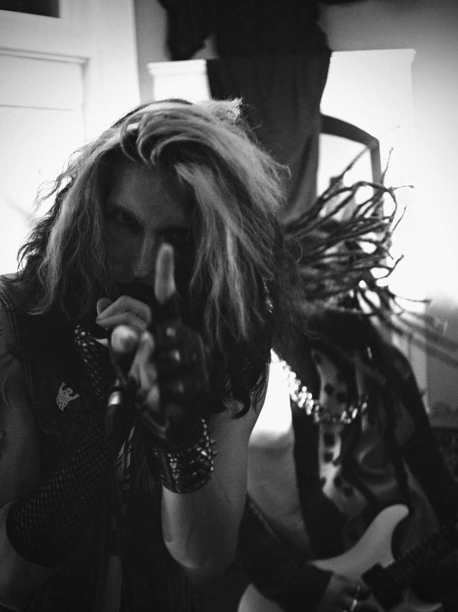 💀DEAD HUMOR🤣 tweet media