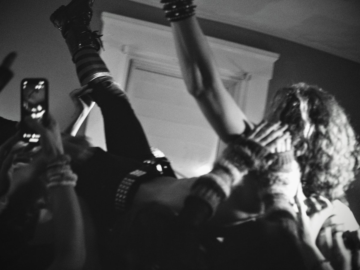 💀DEAD HUMOR🤣 tweet media