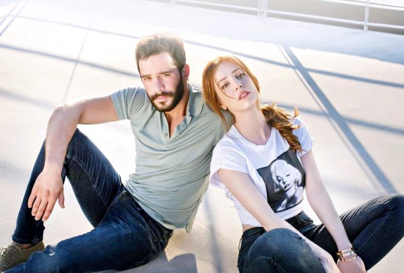 TurkishTvLovers's tweet photo. My gang👊
#ElcinSangu #ElcinSanguSahnede #KiralıkAşk #BarisArduc #AlparslanBüyükSelçuklu #Loveforrent #SehirdeKimseYokkenOrange #DefÖm #DefOEm https://t.co/E6Ic4xf5yO