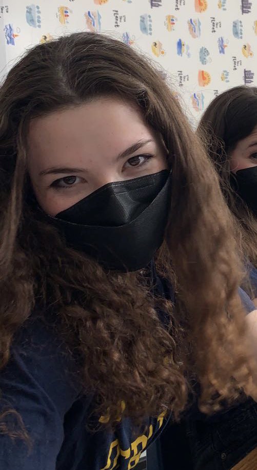 oprfhsdebate's tweet photo. Today we celebrate Maddie Ruland! She has qualified to the TOC twice and doesn’t plan to debate in college. Instead, she will be a woman in STEM 👩‍🔬. In her free time, Maddie enjoys talking about debate and complaining about debate 👩‍🏫 #ClassOf2022 #seniors https://t.co/3vp6lrEeNy
