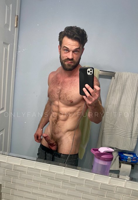 Dirty mirror selfie ?? @scallysex @thexxlmen @HotMaleStuds @GAYXXXBLOG @theQueerPig @QueerMeNow @HotGuyZone
