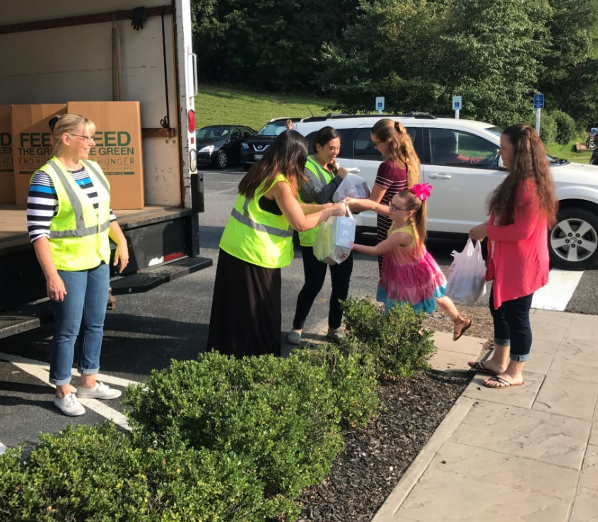 EndHungerCC's tweet photo. Your gifts support single parents.

One single parent shared with us, "The food End Hunger supplied allowed me to pay for school expenses, doctor visits, energy bills, clothes, and not worry about paying for groceries.
1/2 https://t.co/7LkVLudGd8