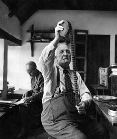 NathanFrancis__'s tweet photo. "All #art is a kind of exploring. To discover and reveal is the way every artist sets about his business."
🎞 #RobertFlaherty, American filmmaker and the father of #documentary film ("Nanook of the North"), was #BOTD 16 February 1884. #Film #Filmmaking https://t.co/v5xUoCU9ap
