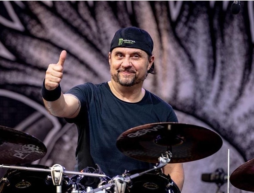 Happy 57 birthday to the amazimg drummer Dave Lombardo (Slayer, ST, Misfits, Mr. Bungle)! 