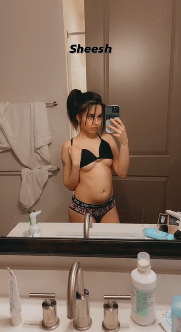 😘😘😘 https://t.co/QTfM5Zh4Rq<a href="/tag/cutie"class="tags"><span>#cutie</span></a><a href="/tag/onlyfans"class="tags"><span>#onlyfans</span></a><a href="/tag/fyp"class="tags"><span>#fyp</span></a>