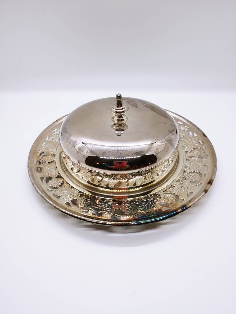 Fancy Silverplated Butter Server with Matching Tray etsy.me/3HWQ6c8 #vikingplate #silvertableware #retrodining #butterdish #butterserver #silverplated #bettysattictreasures
