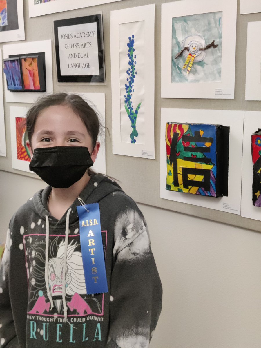 Jones_3D_ART's tweet photo. Jones Academy had an all-star turnout at the 4th-5th art show tonight! Congrats artists 🙂🌟🎨 https://t.co/moWeba2PhR