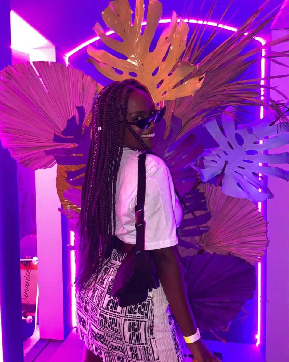 sarahrayanna_'s tweet photo. vem morder minha maçã ❤️‍🔥❤️‍🔥 #preta #posturada #pretapatricia #babygirl https://t.co/l34BSgPYWB