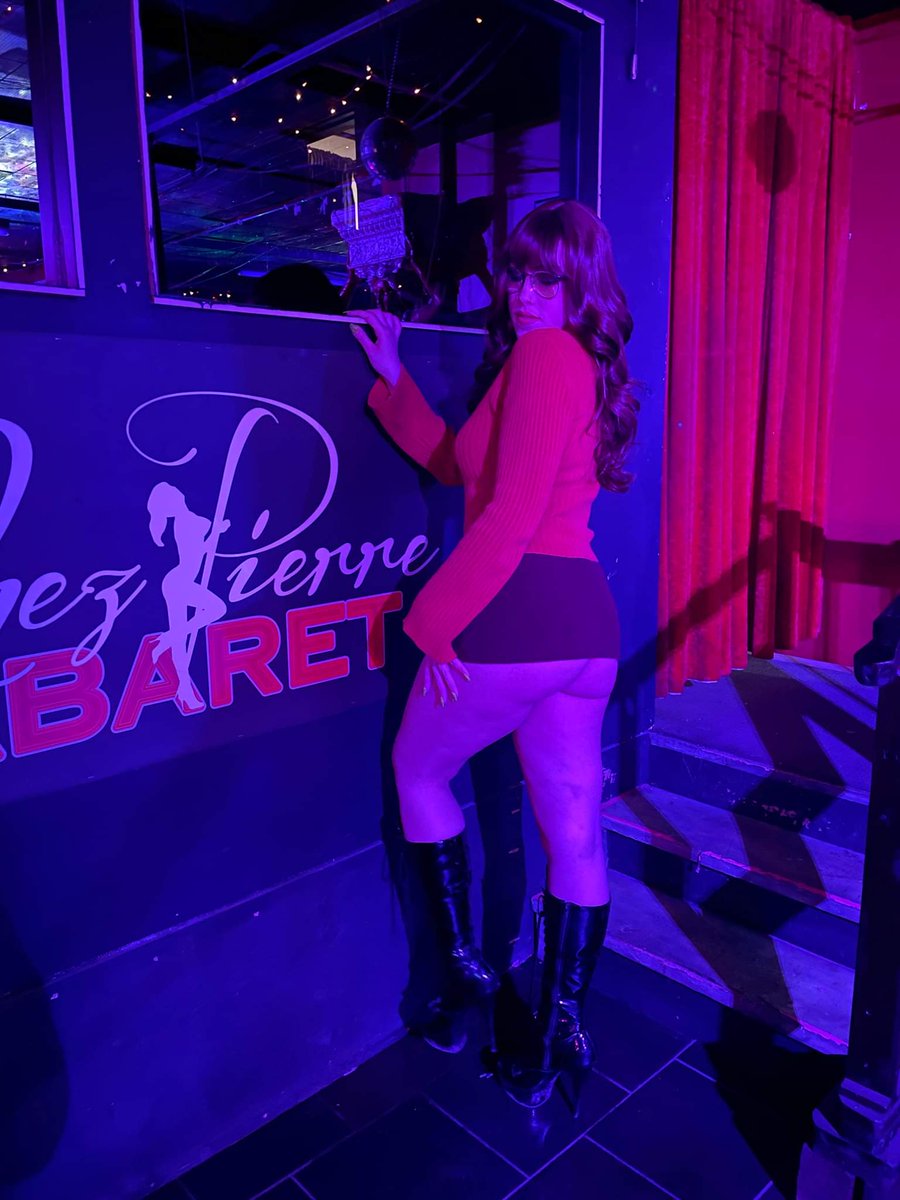 ChezPierres's tweet photo. We love our costumes here at Chez come take in the erotic pagentry of our beautiful preformers every tuesday - Saturday 8pm to close.
#yeg #cabaret #dance #nightclub #lounge #famous #bar #yeglocal #yegmodel https://t.co/Z7n303gVtP