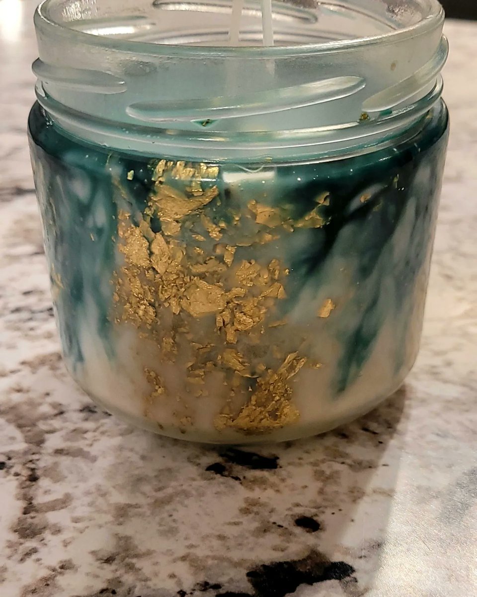 Megspotions's tweet photo. I'm going to call this one 'gilded jade' 
These are test candles, so they aren't perfect. 
#megspotions #jade #gilded #gold #candles #tiedye #etsy #EarlyBiz #BeMorePirate #AMTrading https://t.co/c4btpwMMtq