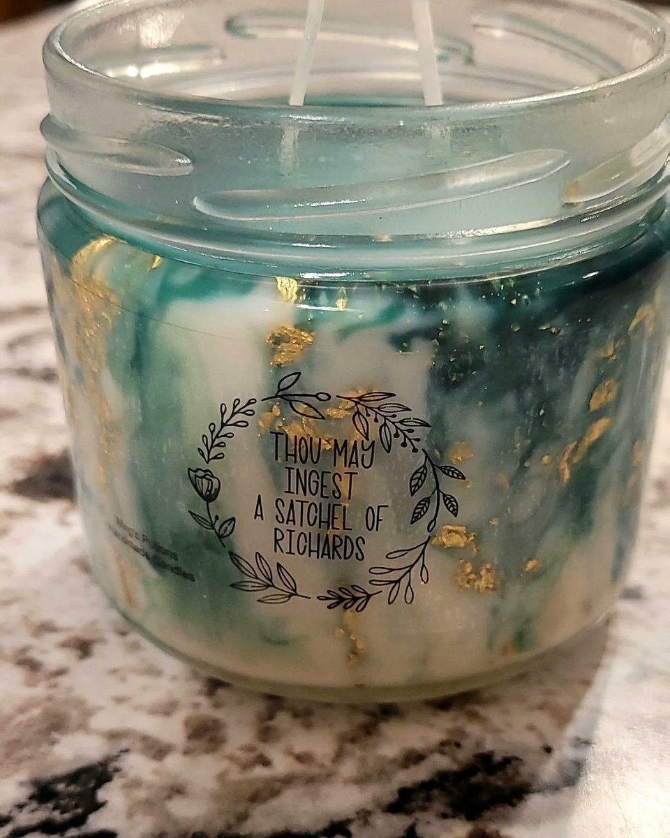 Megspotions's tweet photo. I'm going to call this one 'gilded jade' 
These are test candles, so they aren't perfect. 
#megspotions #jade #gilded #gold #candles #tiedye #etsy #EarlyBiz #BeMorePirate #AMTrading https://t.co/c4btpwMMtq