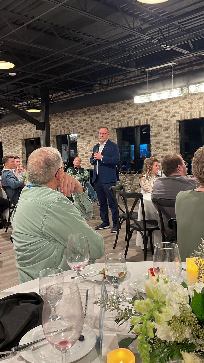 conservisionist's tweet photo. Landus Innovation Dinner with our Farmer-Owners. #landus https://t.co/EqqD00TU9O