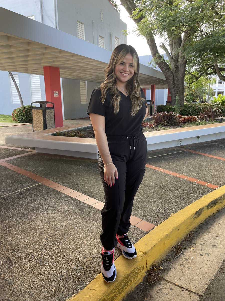 widarivera's tweet photo. “One Day Shadowing” con la Dermatóloga Dra. Elena Nogales en su oficina DERMAClinic en Farjardo, PR. 👩🏼‍⚕️ 

Aspirando y soñando: #futuredermatologist 🥼🤍 https://t.co/XqTbBqetPG