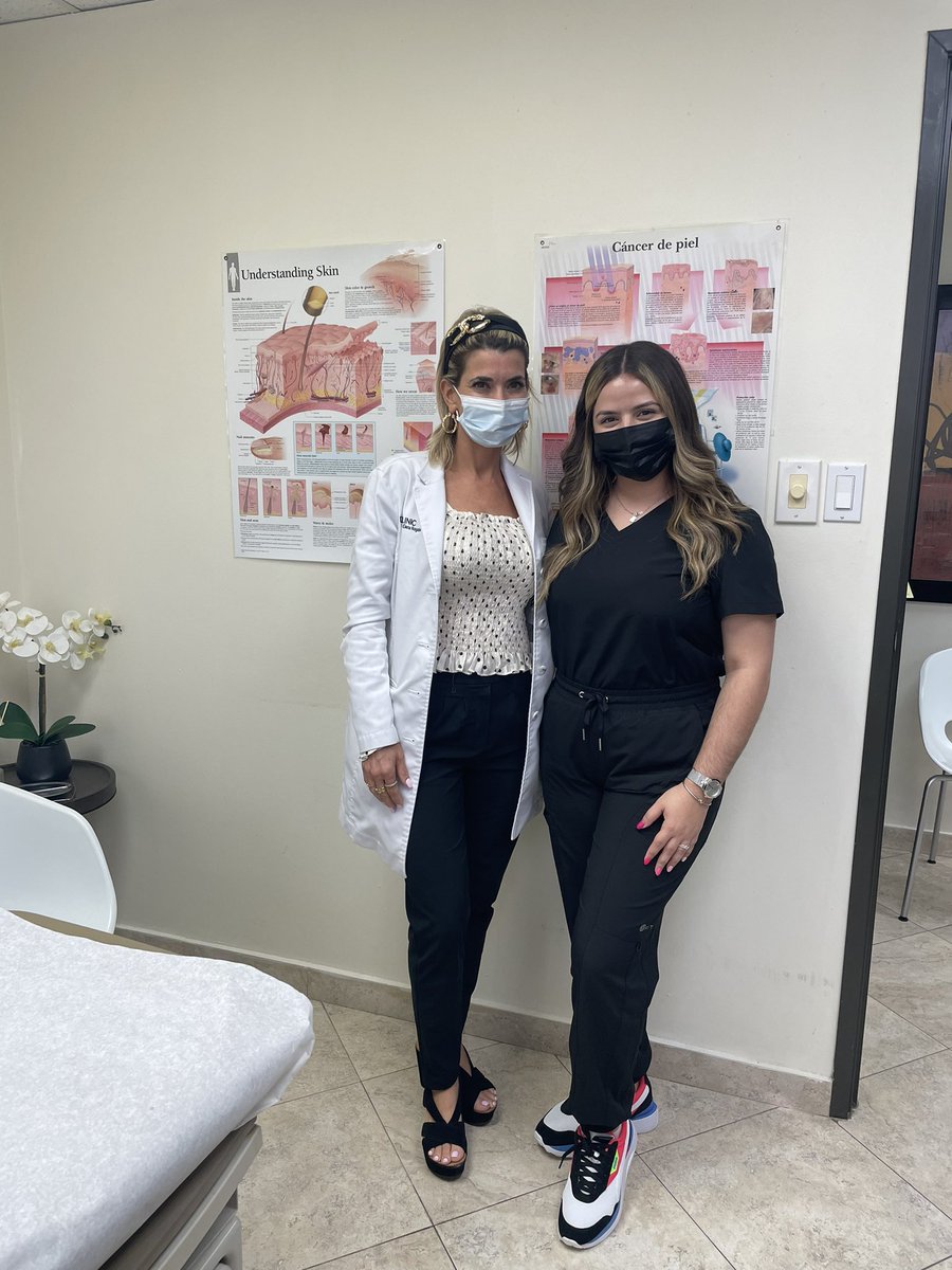 widarivera's tweet photo. “One Day Shadowing” con la Dermatóloga Dra. Elena Nogales en su oficina DERMAClinic en Farjardo, PR. 👩🏼‍⚕️ 

Aspirando y soñando: #futuredermatologist 🥼🤍 https://t.co/XqTbBqetPG