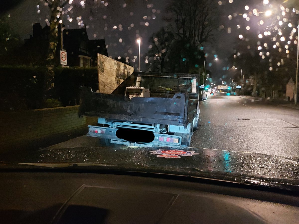 gmptraffic's tweet photo. #XTS8 observed this Transit in #Edgeley a short while ago with no rear lights.The driver has no insurance and has provided a positive specimen of breath. Now under #arrest and vehicle #seized #fatal4 https://t.co/xKrN7ci72k