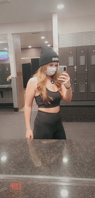 I know someone out there wants super sweaty gym panties and/or socks!   I go to the gym too much to just<a href="/tag/newprofilepic"class="tags"><span>#newprofilepic</span></a>