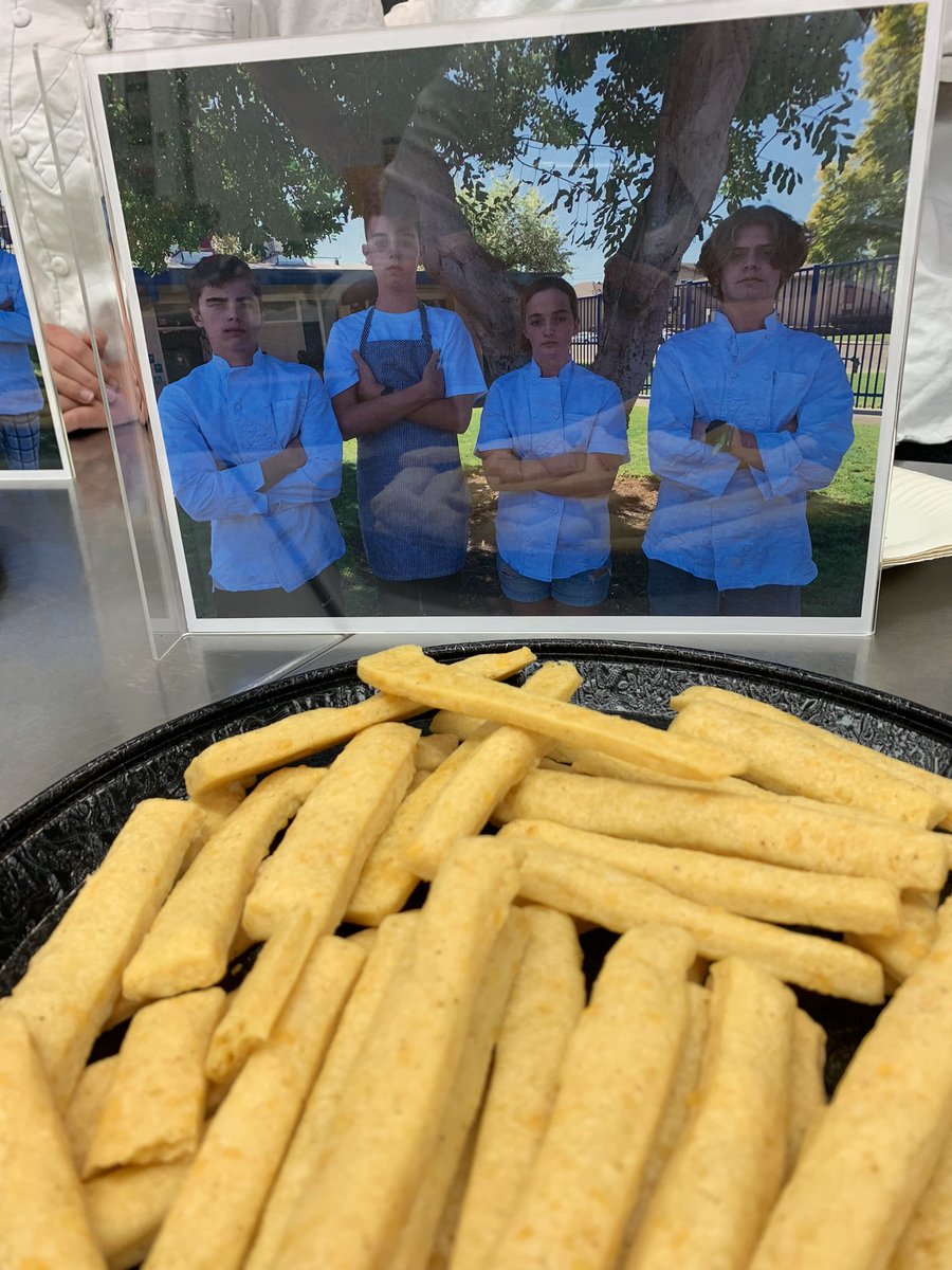 LVCulinaryArts's tweet photo. Culinary II “Cheese Straw” Bake-off while learning about U.S. Cuisine from the South
@LVCulinaryArts
@FSDLearns
#CreateDelicious #LVCulinaryArts https://t.co/Asoim0IEeA