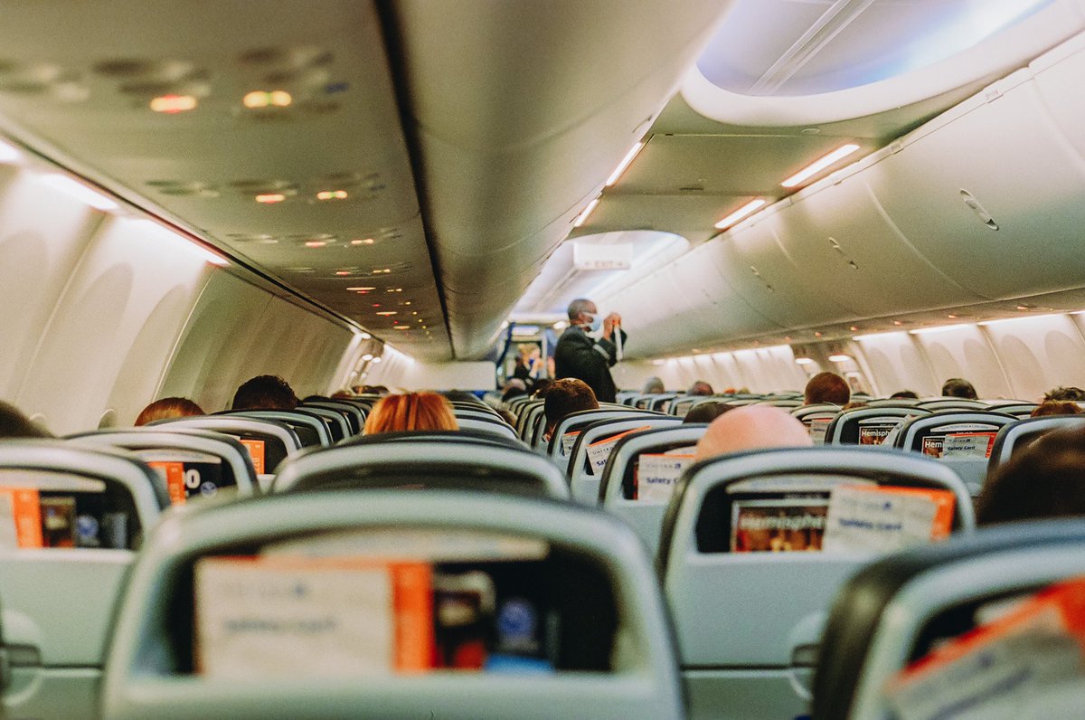 JesseJosephh's tweet photo. Photos I took inside a plane with the Contax G1 https://t.co/4rP30IUsjT