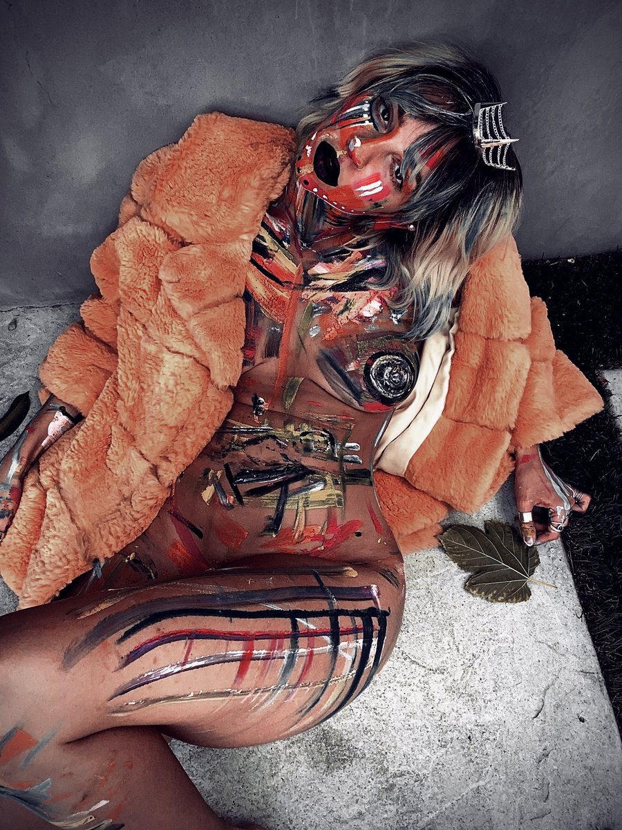 YunkisEd's tweet photo. #TraumaQueen the debut album by Gabbrielle the artist @GabbieHanna
#Rewired and #HappyInTheEnd out now!
#AlbumShowcase 22-2-22 LA 18+
https://t.co/neyPEsBoKK https://t.co/wKAGEBIZyS