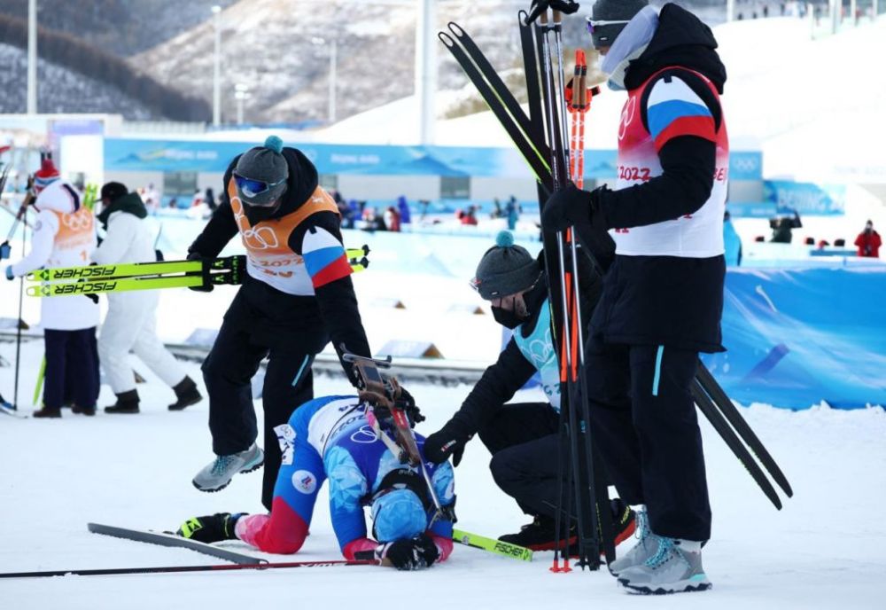 алексей червоткин лыжник. алексей червоткин, денис спицов, сергей устюгов. мужская эстафета пекин. биатлон пекин 2022. мужская эстафета пекин.