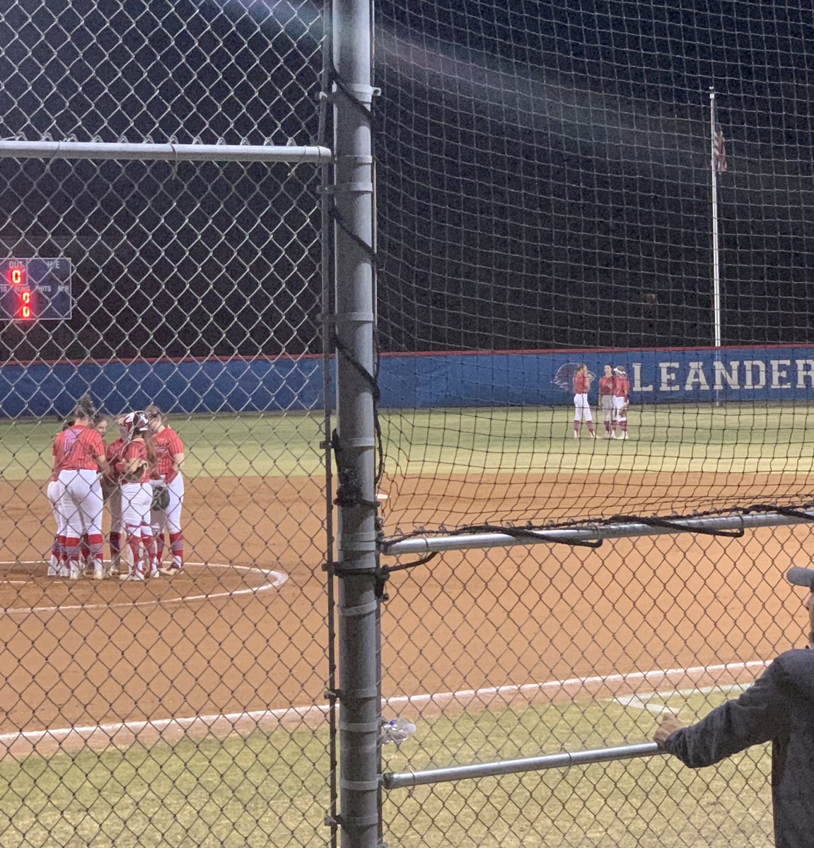 Catching a little softball game tonight!! GO Lady Lions!! <a href="/LeanderHS/">Leander High School</a> <a href="/LeanderSoftball/">LeanderSoftball</a>