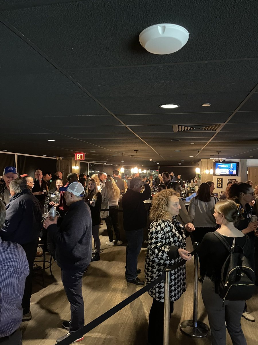 Elizabeth Marie tweet media