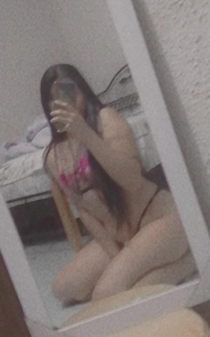 EmyRamirezOff's tweet photo. @Anaaltamar9 Quieres hacer una videollamada conmigo? 🥺🔥🔥🔥 https://t.co/me5esF7o6L