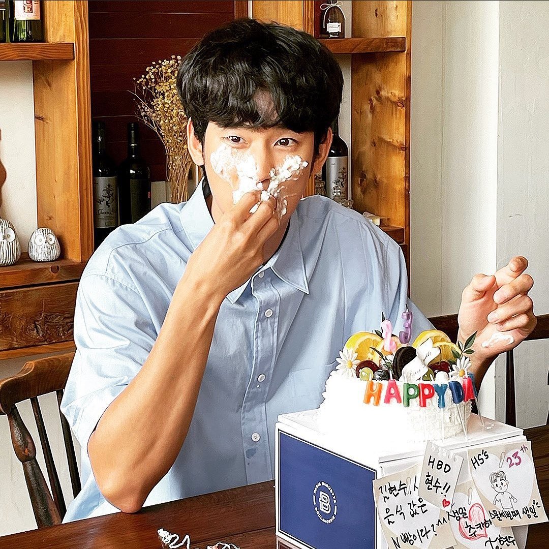 kdramatreats's tweet photo. HAPPY BIRTHDAY KIM SOO HYUN 🥳💙 https://t.co/3nGg1gvZZe