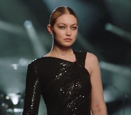 Gihadidarg's tweet photo. 📢| Gigi Hadid caminando para Michael Kors FW22 hoy! https://t.co/6u3bijff8P