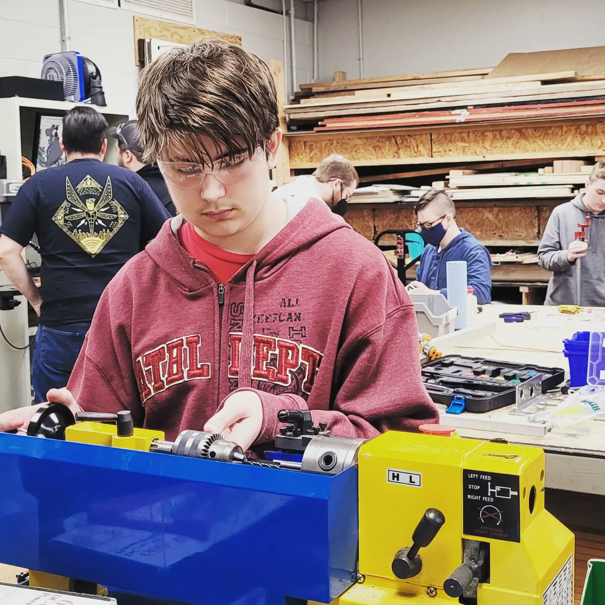 frc2357's tweet photo. Great hustle tonight team!
#FirstForward #omgrobots #raypec https://t.co/LWqqFDG4MD